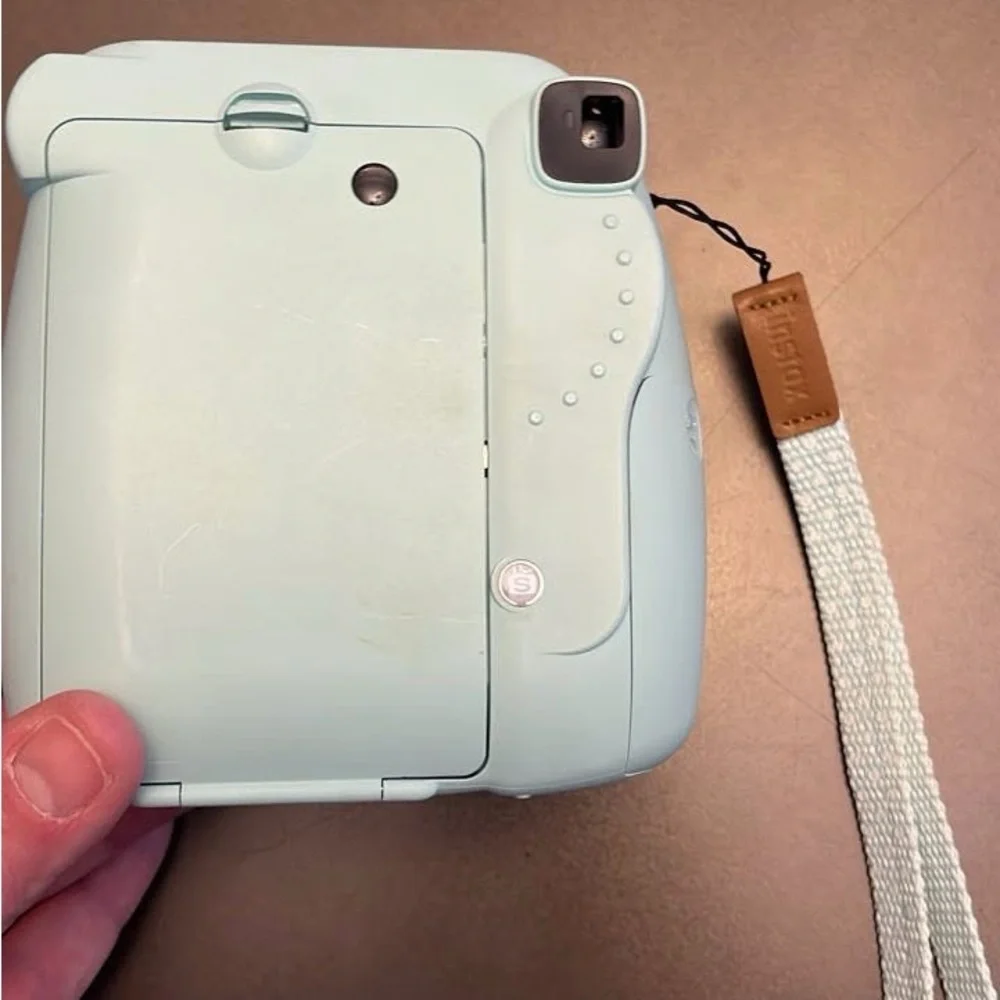 Fujifilm Instax Mini 9 Camera in Ice Blue